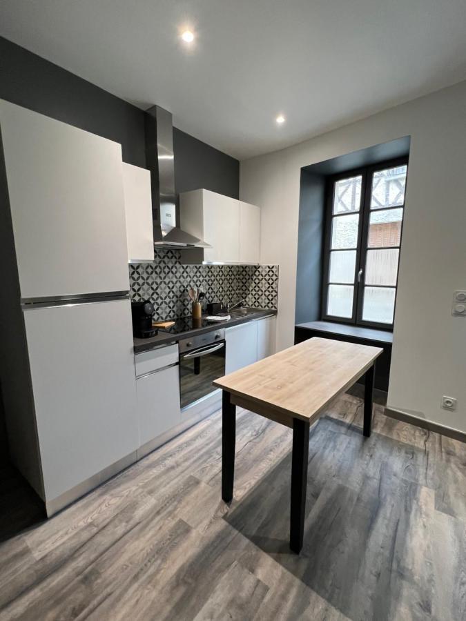 Appartement 4 Personnes Centre De Condom Exterior photo